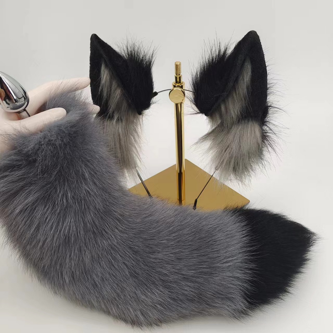 Plug Anal Zorro Tail Gris de 38,1 cm
